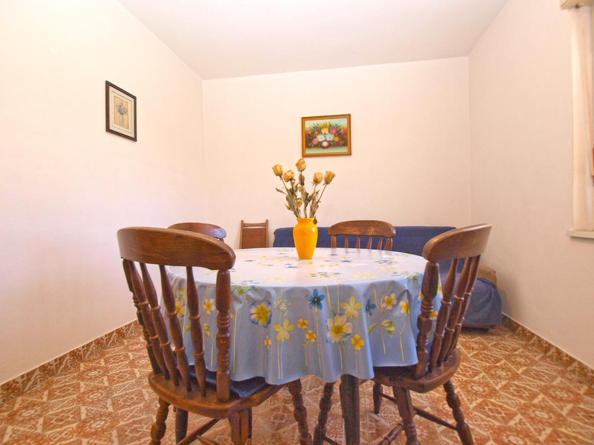 Apartments Mirela 1554 Pula Bagian luar foto